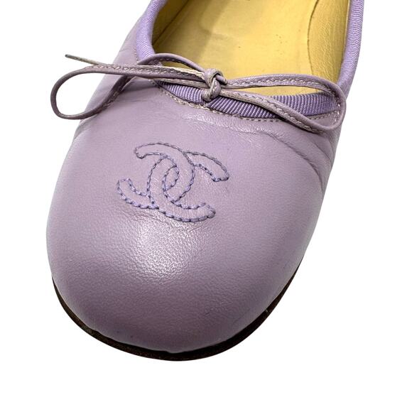 Chanel Vintage Light Lilac CC Logo Leather Ballerina Flats 38 with Box & Dustbag - Picture 10 of 12